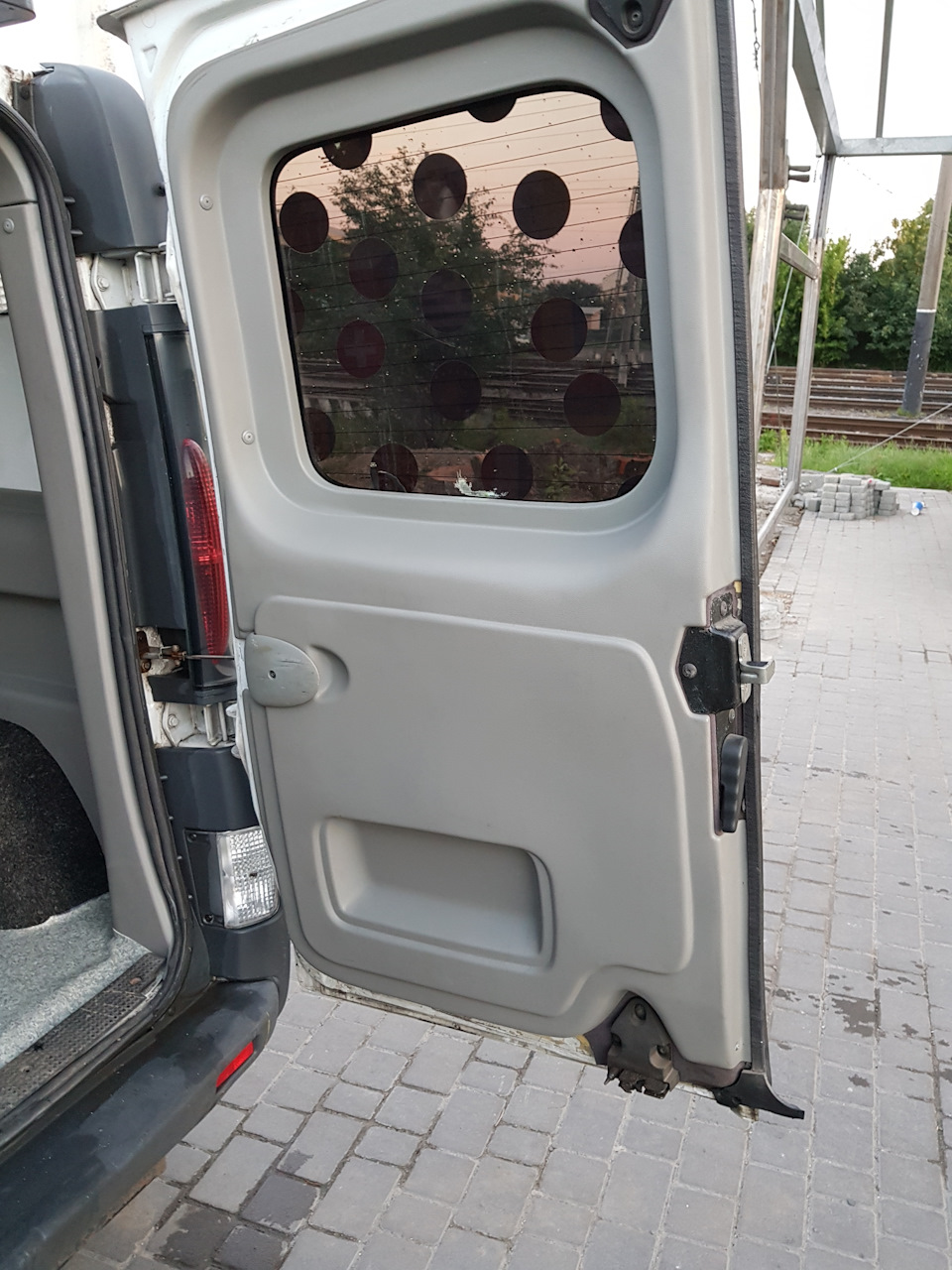 Фото в бортжурнале Opel Vivaro (1G)