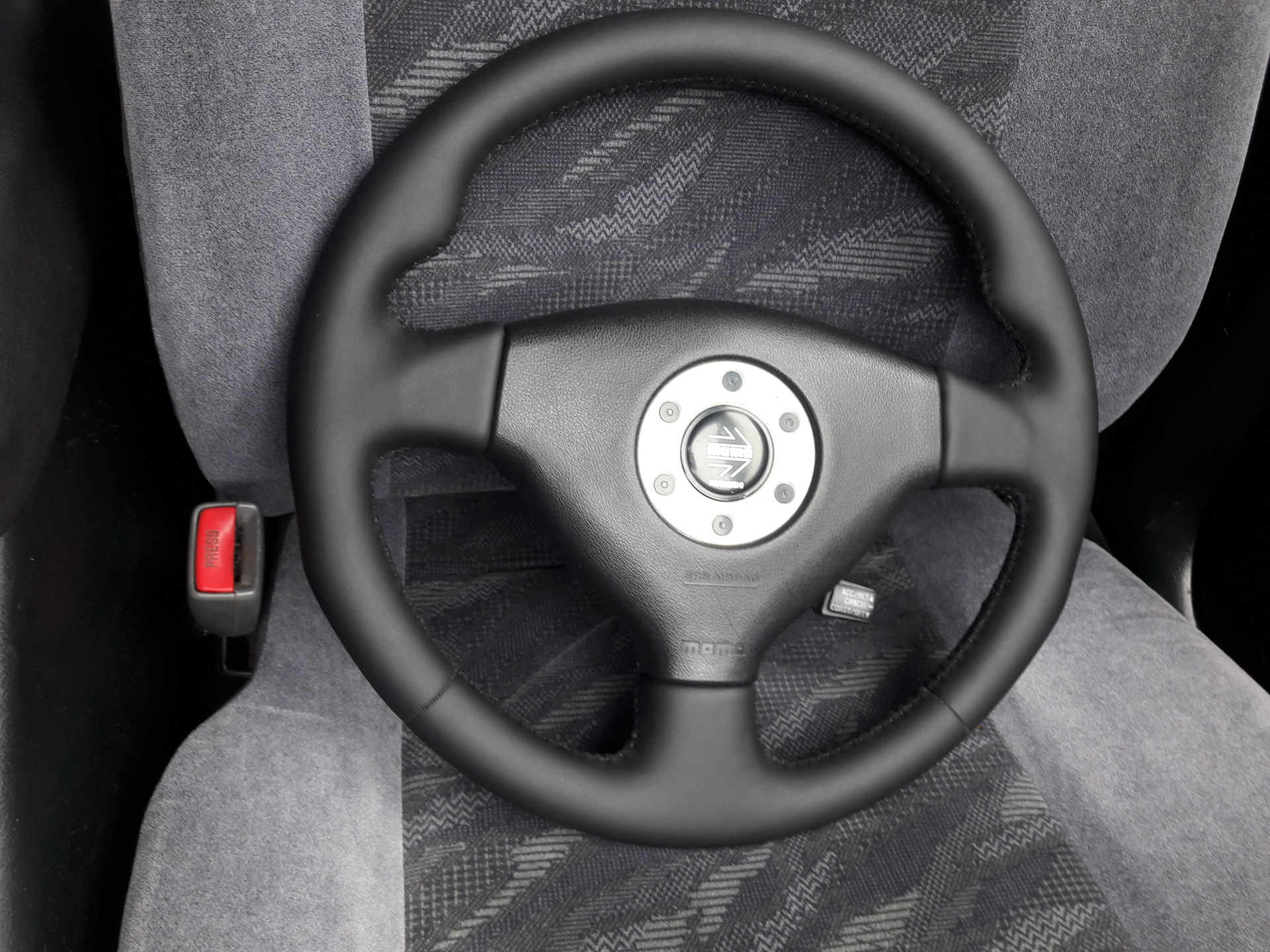 Как снять руль momo на mitsubishi lancer Штурвал Момо - Mitsubishi Galant (8G), 2,5 л, 1999 года стайлинг DRIVE2