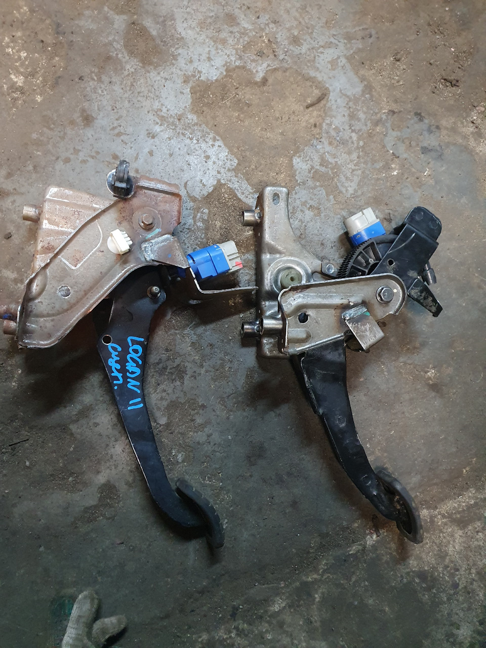 Фото в бортжурнале Renault Logan (2G)