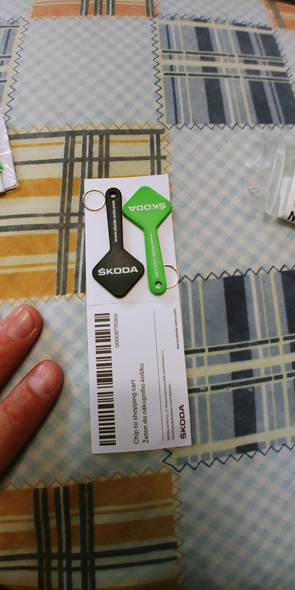 Два чипа в одном комплекте — Skoda Octavia A7 Mk3. Запчасти на фото: 000087703KK