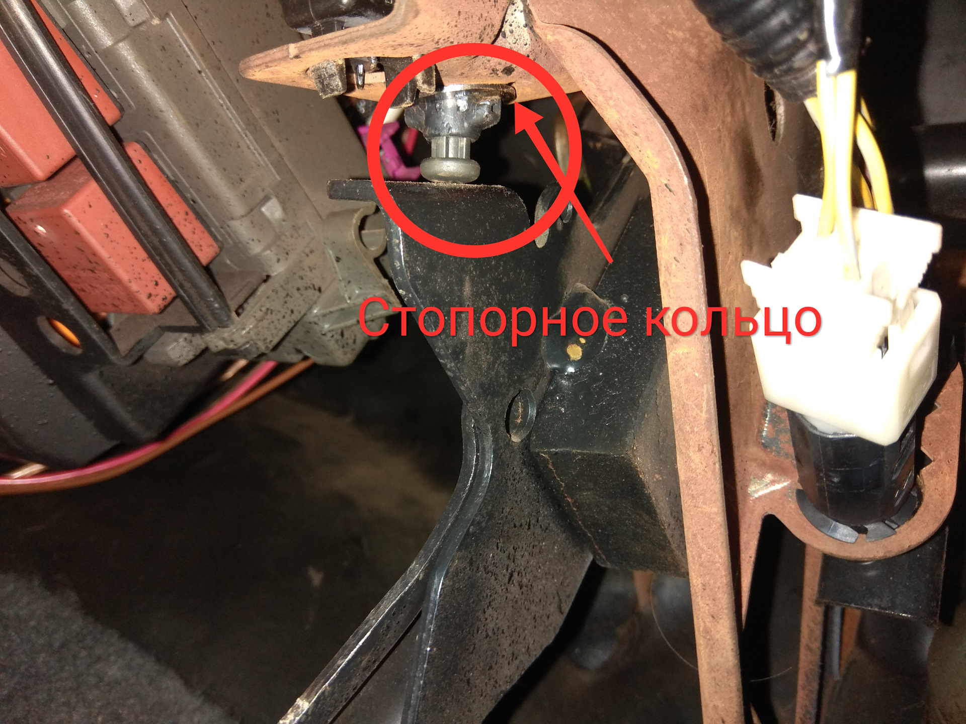 Рено не работает круиз. Рено эспейс 3 сиденья. Кнопки круиза рено меган 3. Кнопка круиз контроля рено кангу 2. Рено не работает круиз.