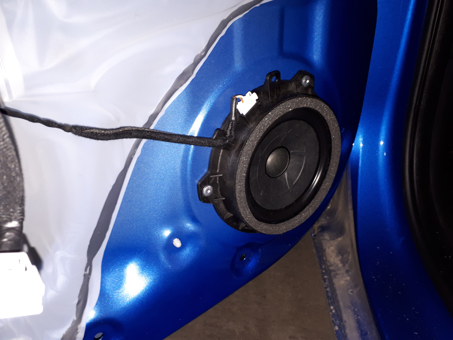 какие колонки поставить вместо штатных