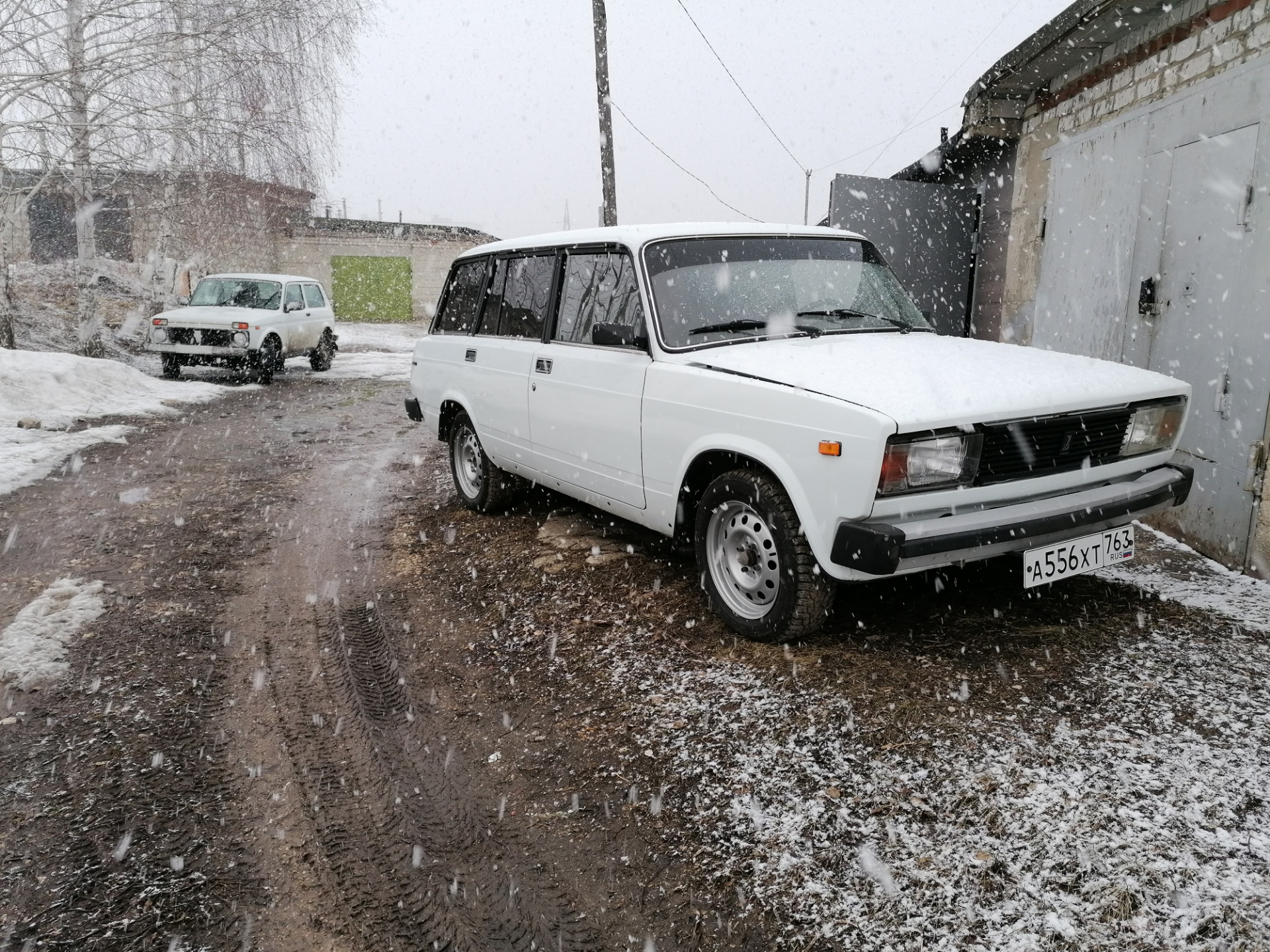 2104 зимой. ВАЗ 2104 Снежка. ВАЗ 2104 белая. ВАЗ 2104 1987. ВАЗ 2104 зима.