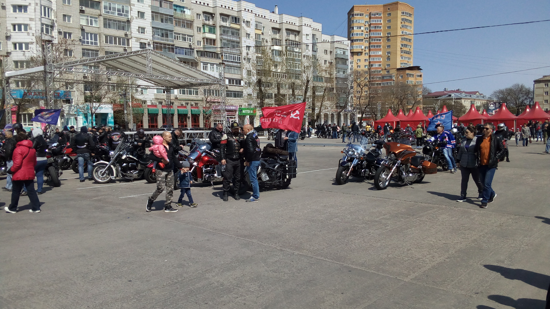 Полка потолочная. — Lada Ларгус, 1,6 л, 2017 года | видео | DRIVE2