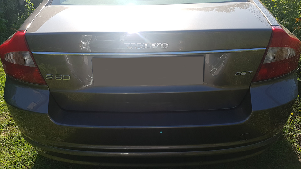 Попытка заклеить резину на кнопке багажника — Volvo S80 (2G), 2,5 л ...