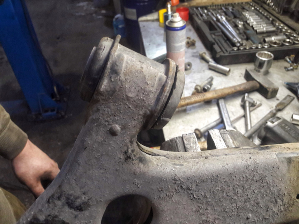 Оригинальный с/б приказал долго жить на пробеге 213 т/км, что считается неплохим результатом ) — Ford Focus Hatchback III