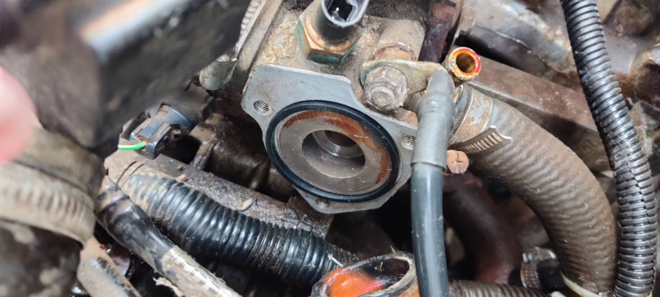 Замена термоэлемента — Lada Калина универсал, 1,6 л, 2008 года ...