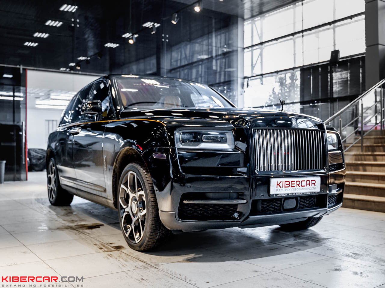 Rolls-Royce Cullinan: электротонировка стекол — KiberCar (Киберкар) на  DRIVE2