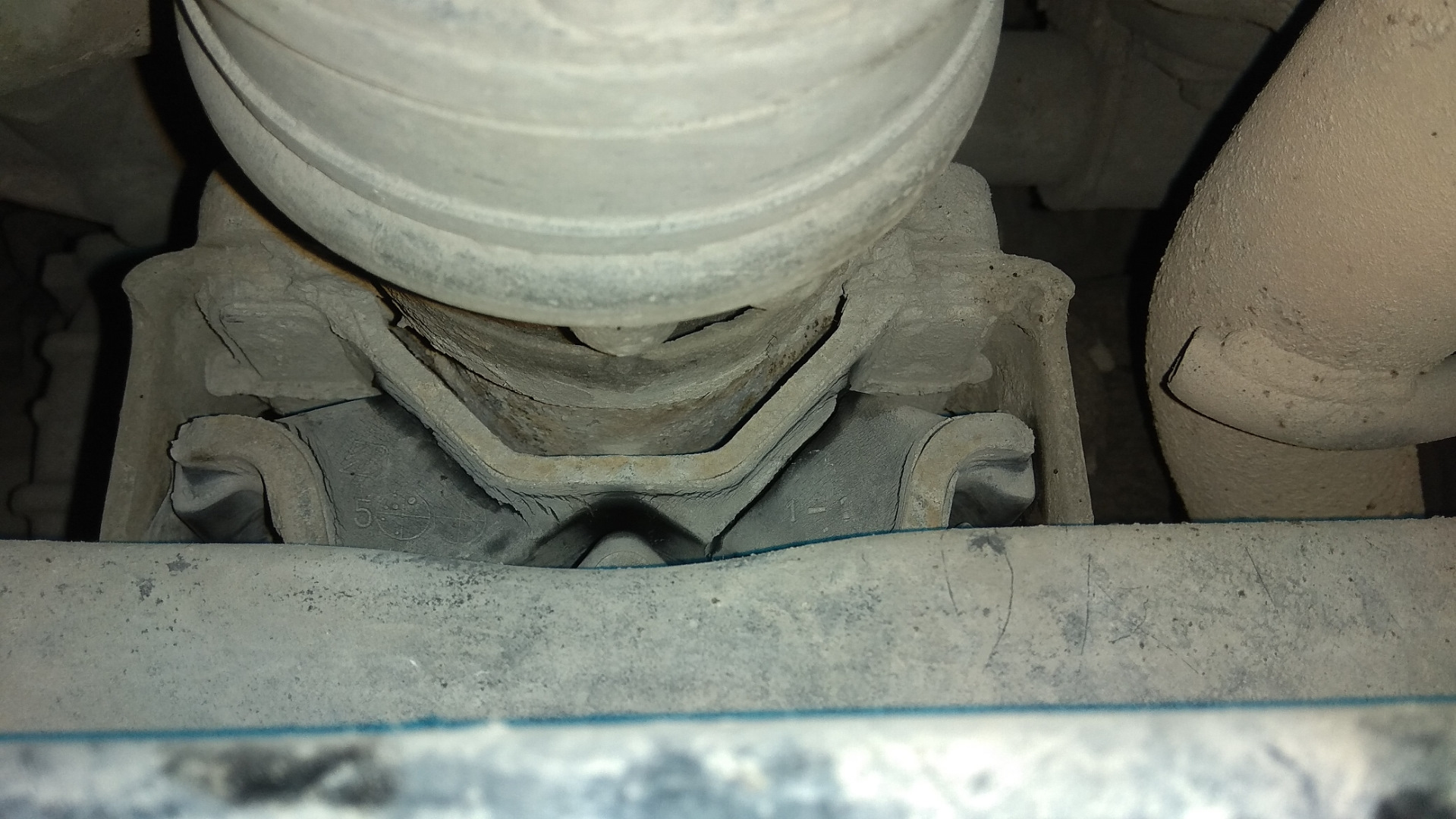 Замена задней опоры двигателя — Suzuki Liana, 1,6 л, 2007 года | визит ...