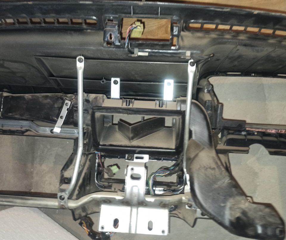 Середина — KIA Pride (1G)