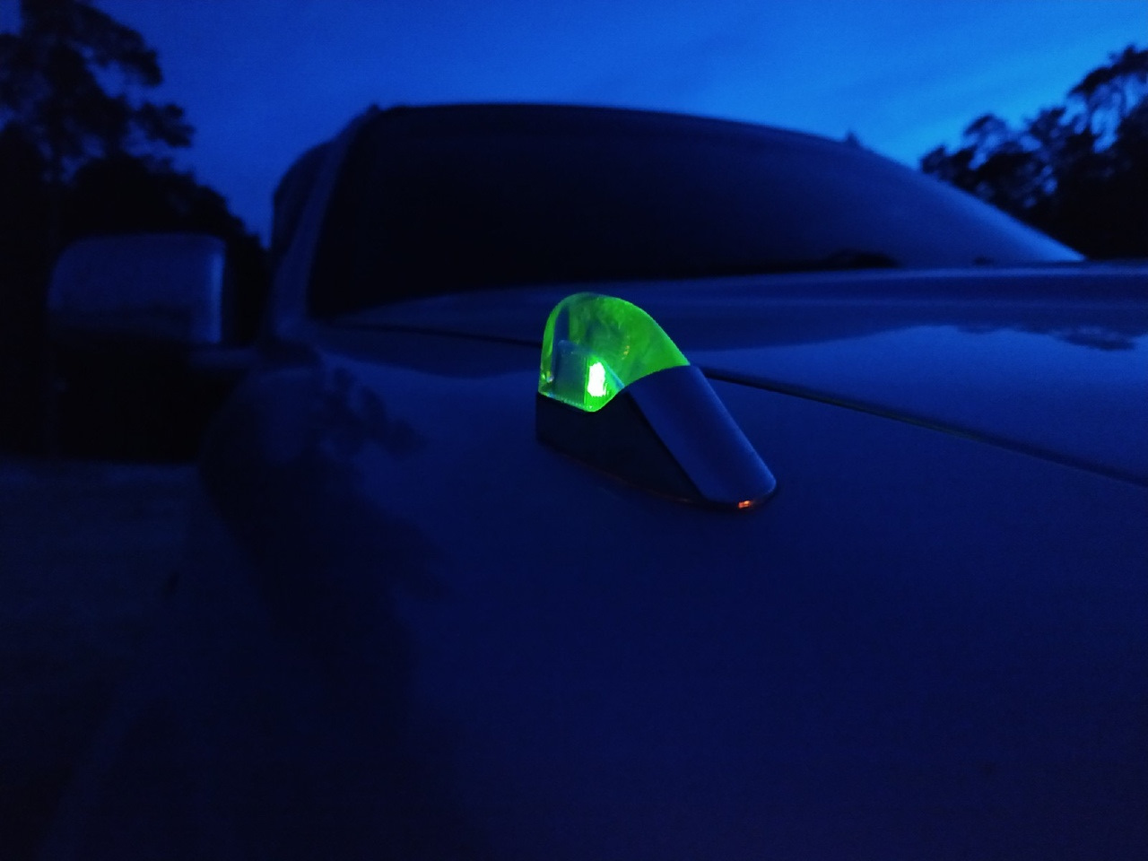 капли на габаритные огни. габариты капельки на крыло. габаритные огни капельки. габариты на капот марк 2. крылья светлячка.