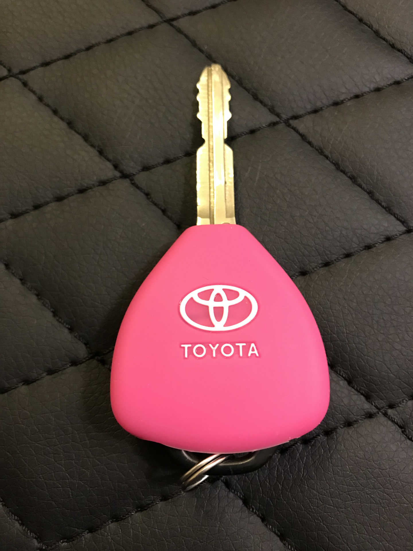 Замена батарейки в ключе — Toyota RAV4 (III), 2 л, 2011 года | просто ...