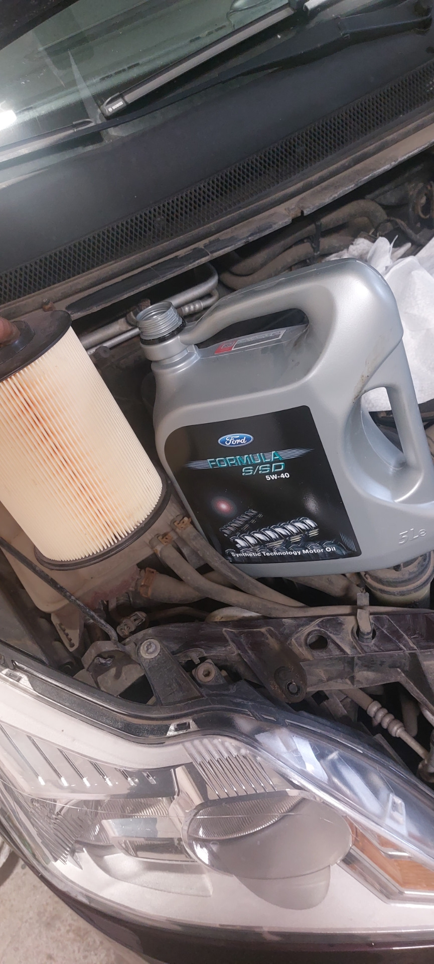 Замена масла и фильтров — Ford Focus Hatchback II, 1,6 л, 2010 года ...