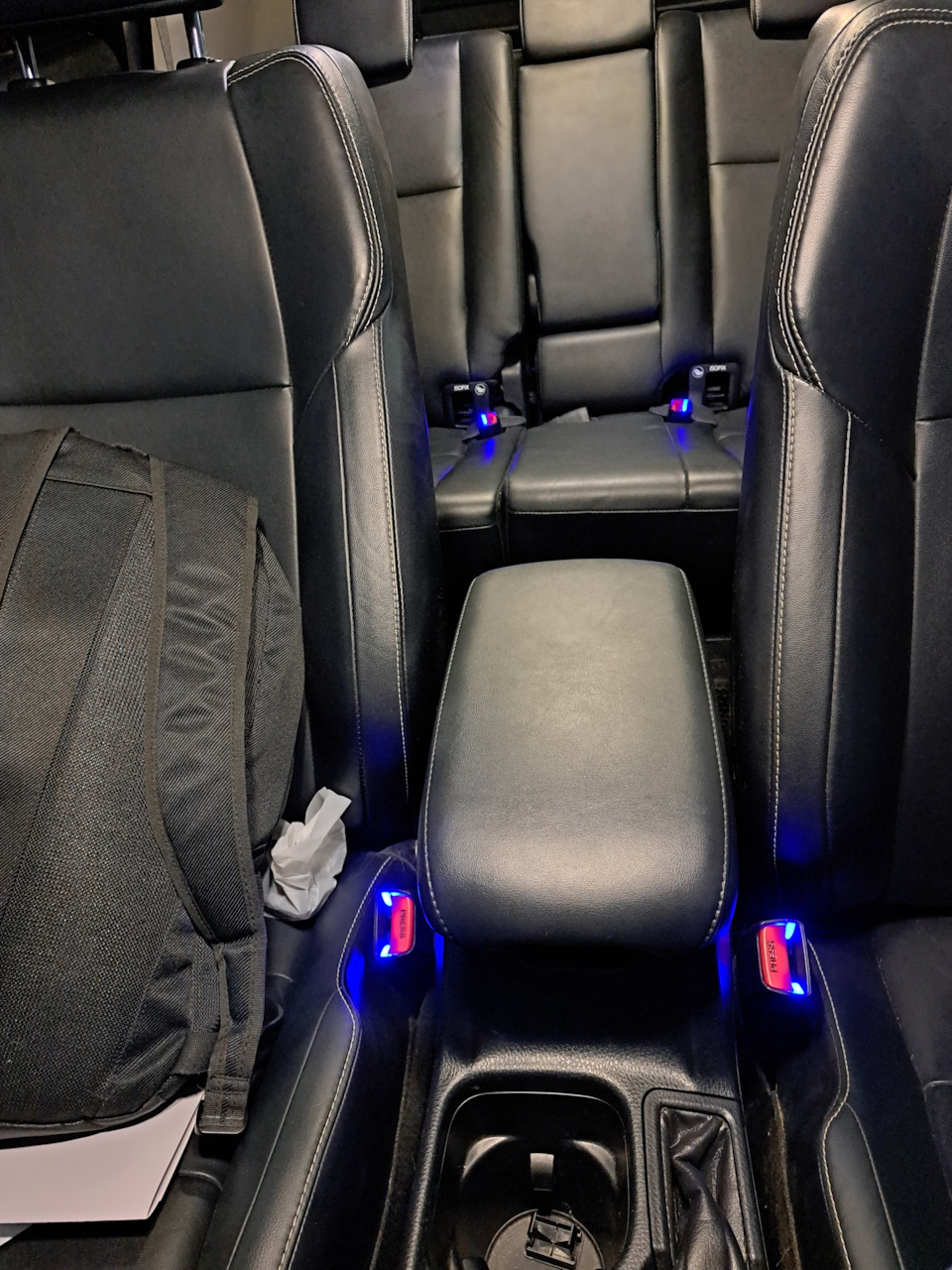 Замки ремней безопасности с подсветкой — Toyota RAV4 (IV), 2 л, 2019 ...