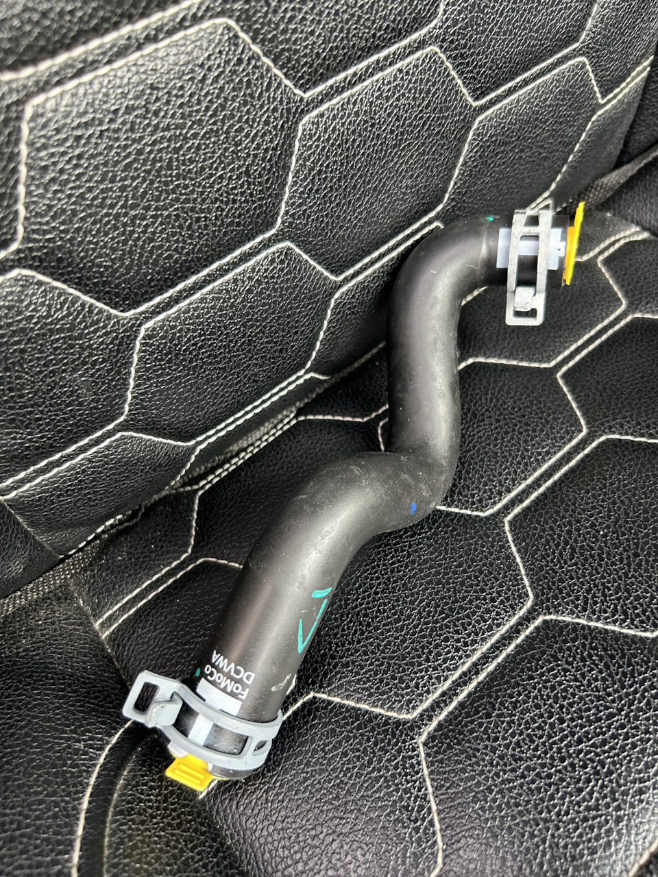 1317039 Шланг бачка ГУР / C-Max, Focus-II 03~ Ford | Запчасти на DRIVE2