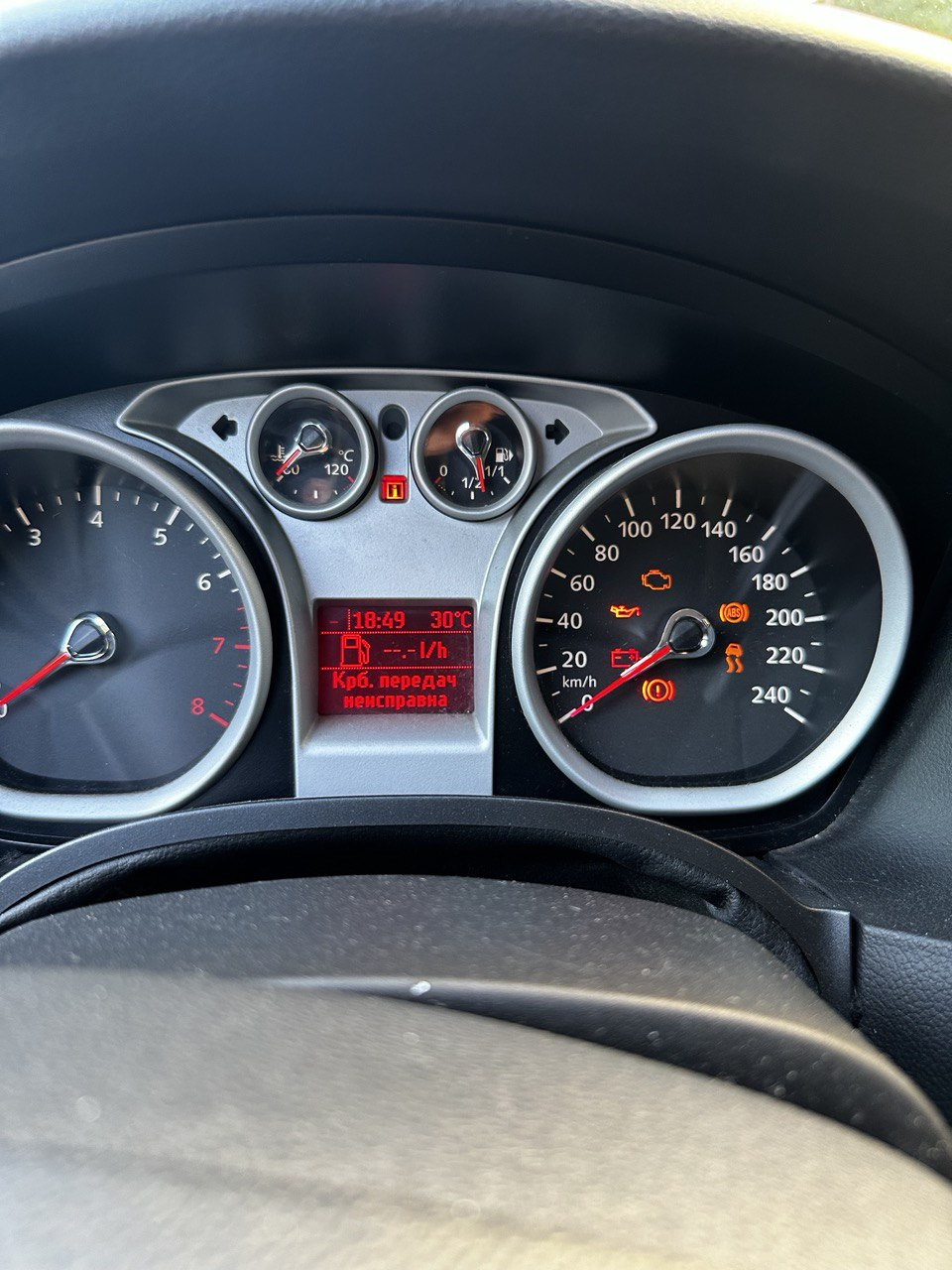 Перепайка приборной панели — Ford Focus II Sedan, 1,6 л, 2011 года ...