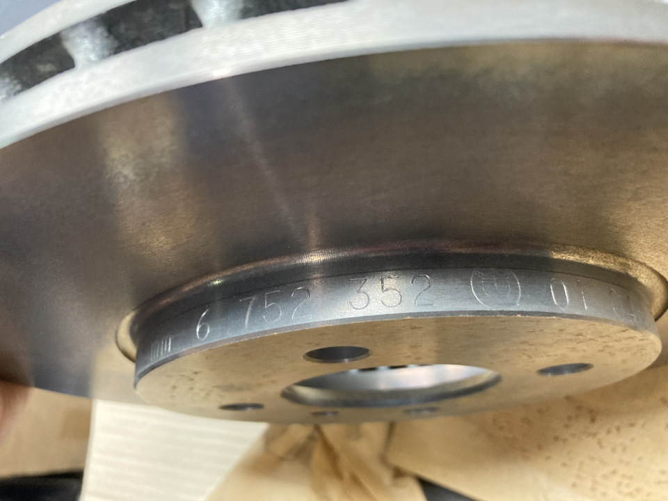 Замена тормозных дисков — BMW Z1, 2,5 л, 1990 года | визит на сервис ...