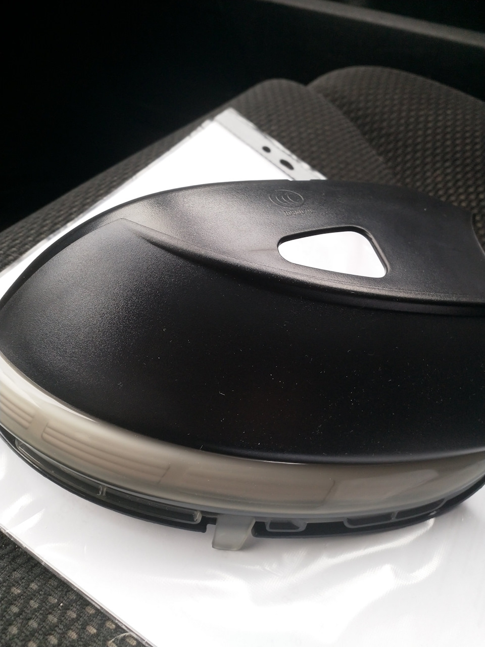 Установка динамических поворотников в зеркала Сделано — Volkswagen ...