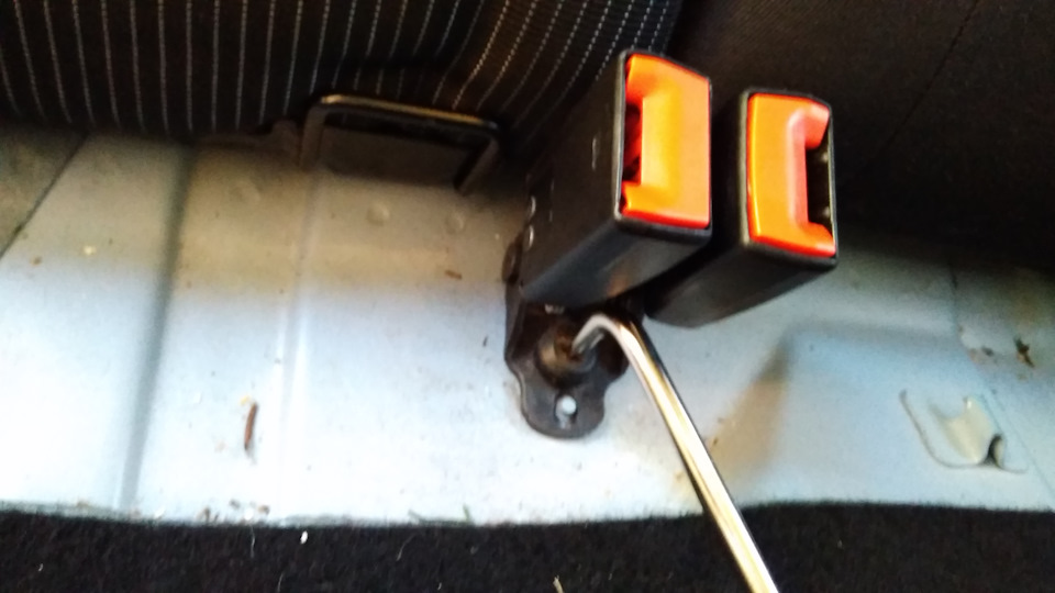 Не хватает длины ремня безопасности — Ford Focus II Hatchback, 1,6 л ...