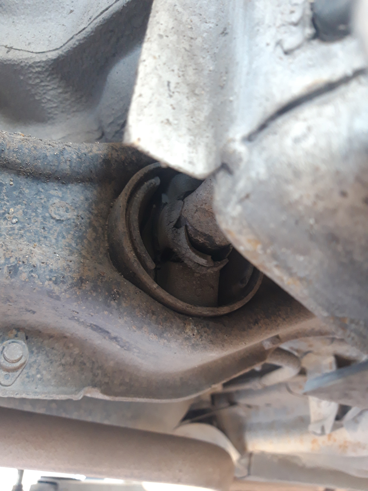 Замена ушастых сайлентблоков и установка стабилизатора заднего — Honda ...