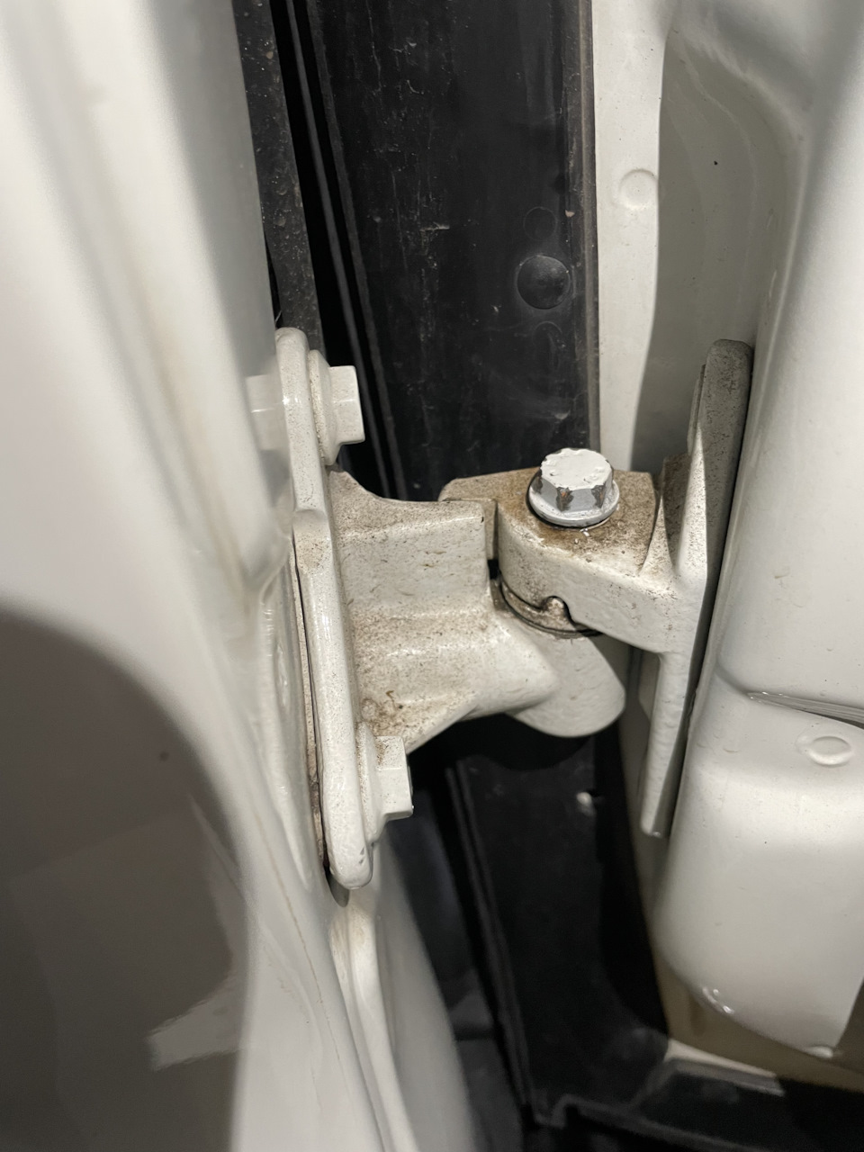дверь щелкает при открывании. ограничитель двери уаз 452. дверь щелкает при открывании. щелчки при открывании и закрывании дверей на инфинити фх 37. щелчок для двери.