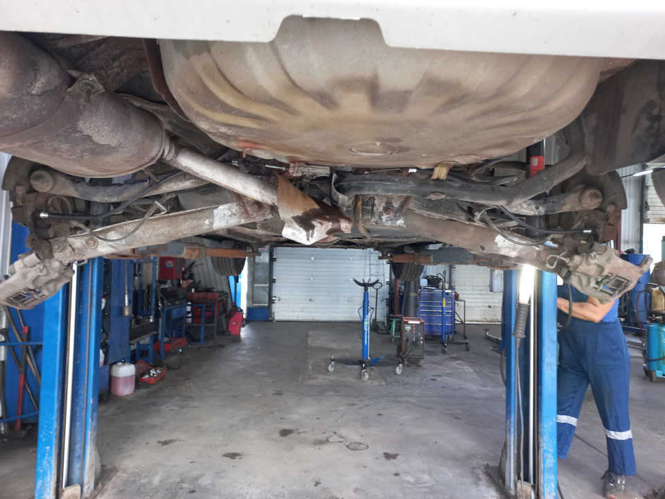 Замена тросов ручника, ремкомплект пружинок колодок. — Peugeot 406, 1,8 ...
