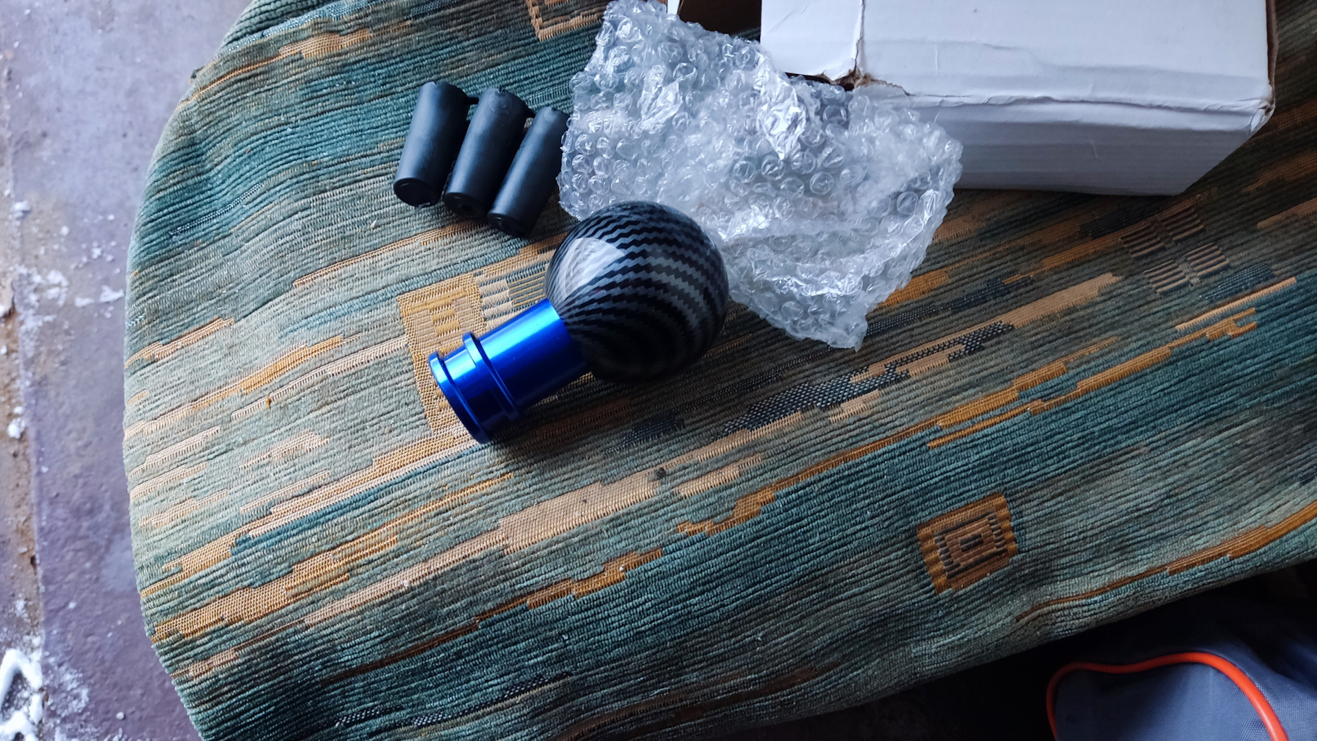 Шарики на палочке воздушные. Самый большой шар на поклонной горе. Самый большой шар на поклонной горе. Шара установить. Шар на поклонной горе в москве.