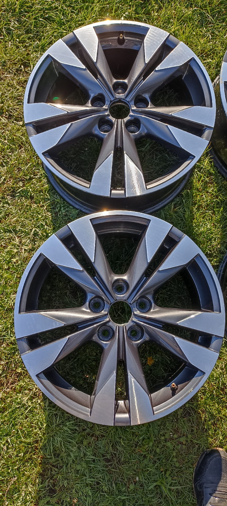 R17 original — Renault Megane IV, 1,5 л, 2021 года | колёсные диски ...