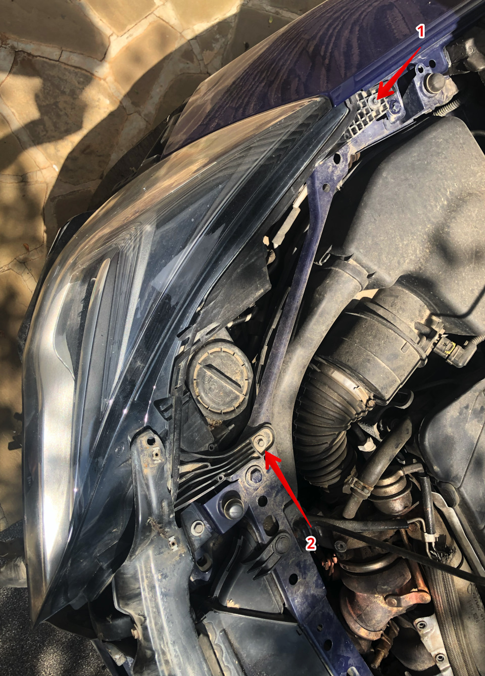 Верхние крепления фары. — Opel Astra K