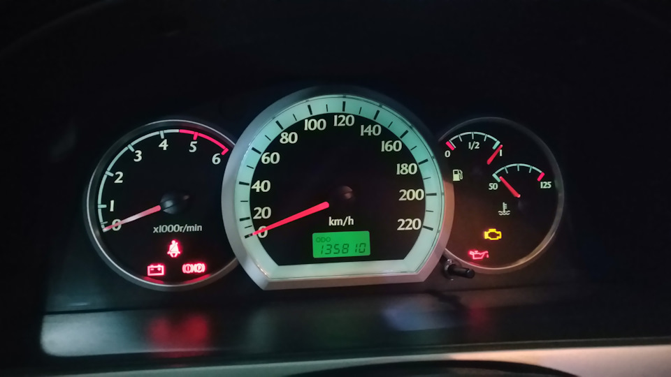 Антивибрационные гвозди для кулера в подлокотник — Chevrolet Nubira, 2 ...