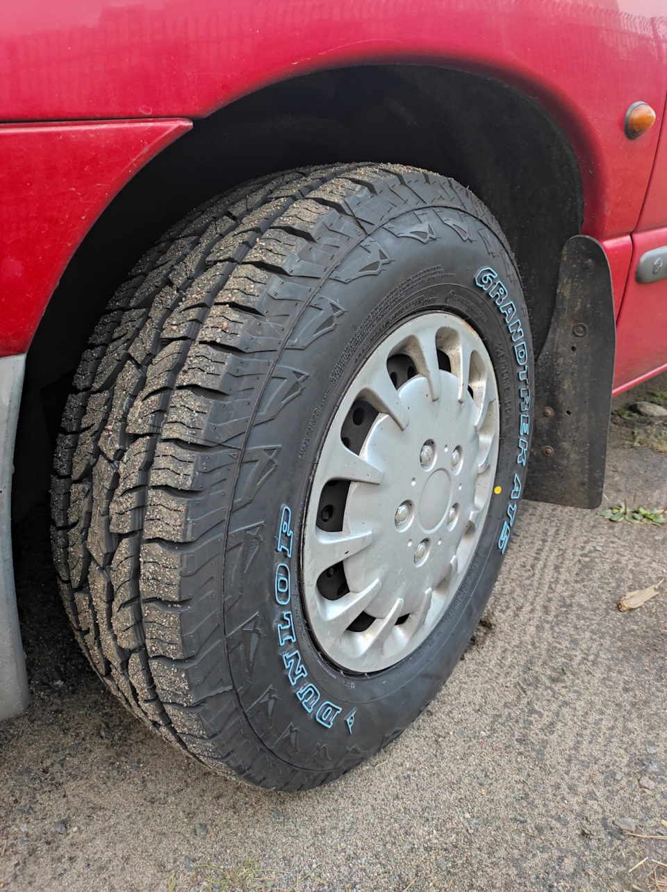 Новые шины Dunlop AT5 — Chrysler Grand Voyager (Europe), 2,4 л, 1999 года |  шины | DRIVE2