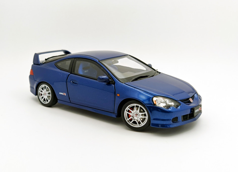 Honda Integra TypeR DC5 LCD Models 1 43 diecast DRIVE2