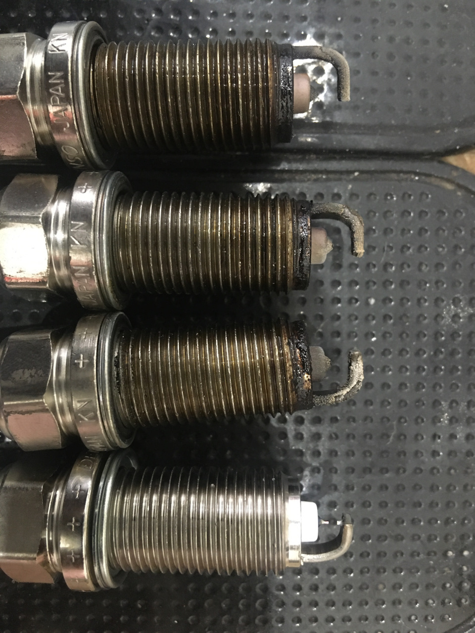 Замена свечей и подшипника в обводном ролике — Lexus RX (2G), 3,5 л ...