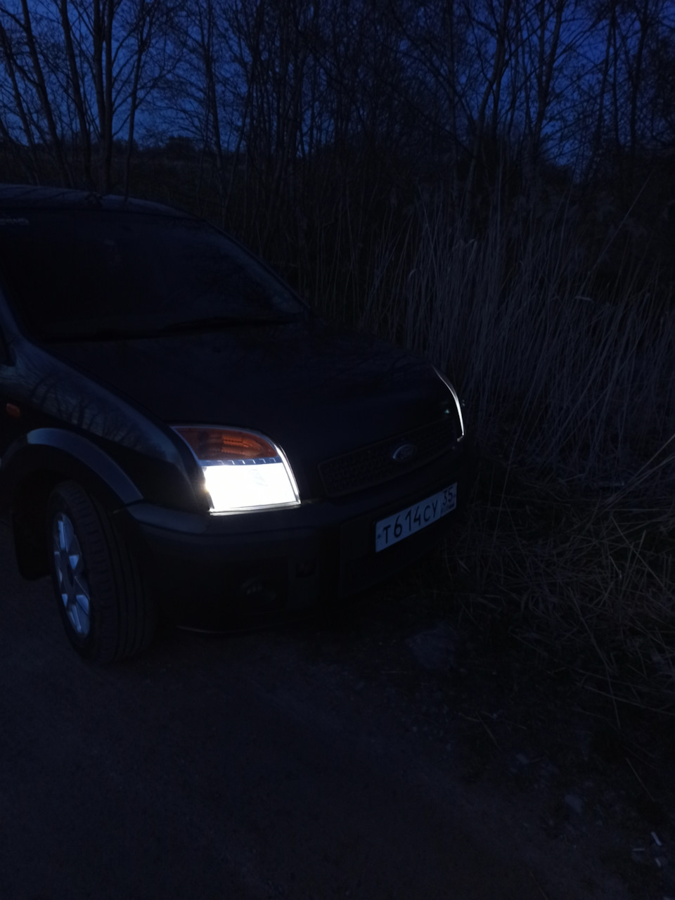 Замена лампочек габаритов — Ford Fusion, 1,4 л, 2008 года | аксессуары ...