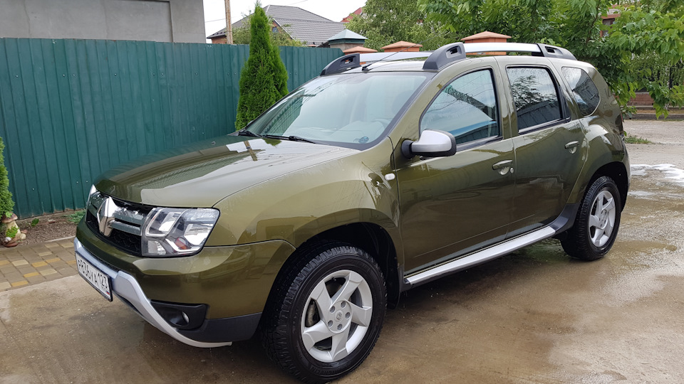 Renault Duster хаки