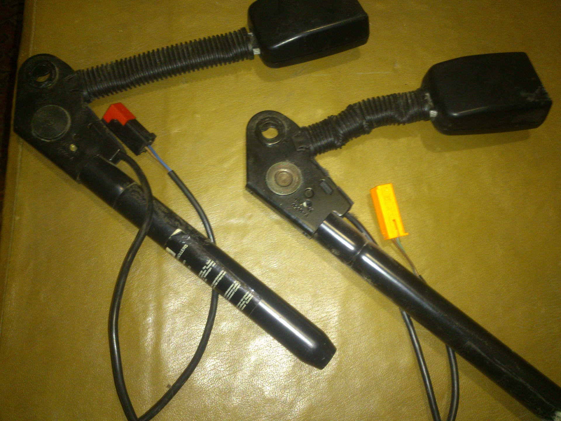 Замена преднатяжителя ремня(с пиропатроном) — Ford Focus Sedan I, 1,8 л ...