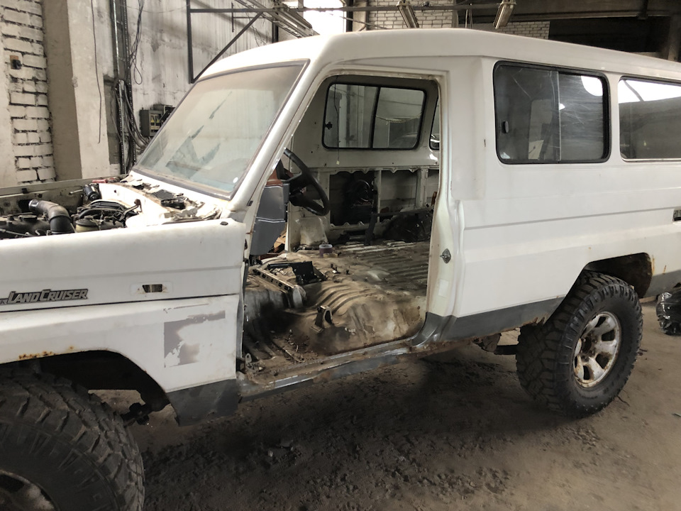 Фото в бортжурнале Toyota Land Cruiser 70