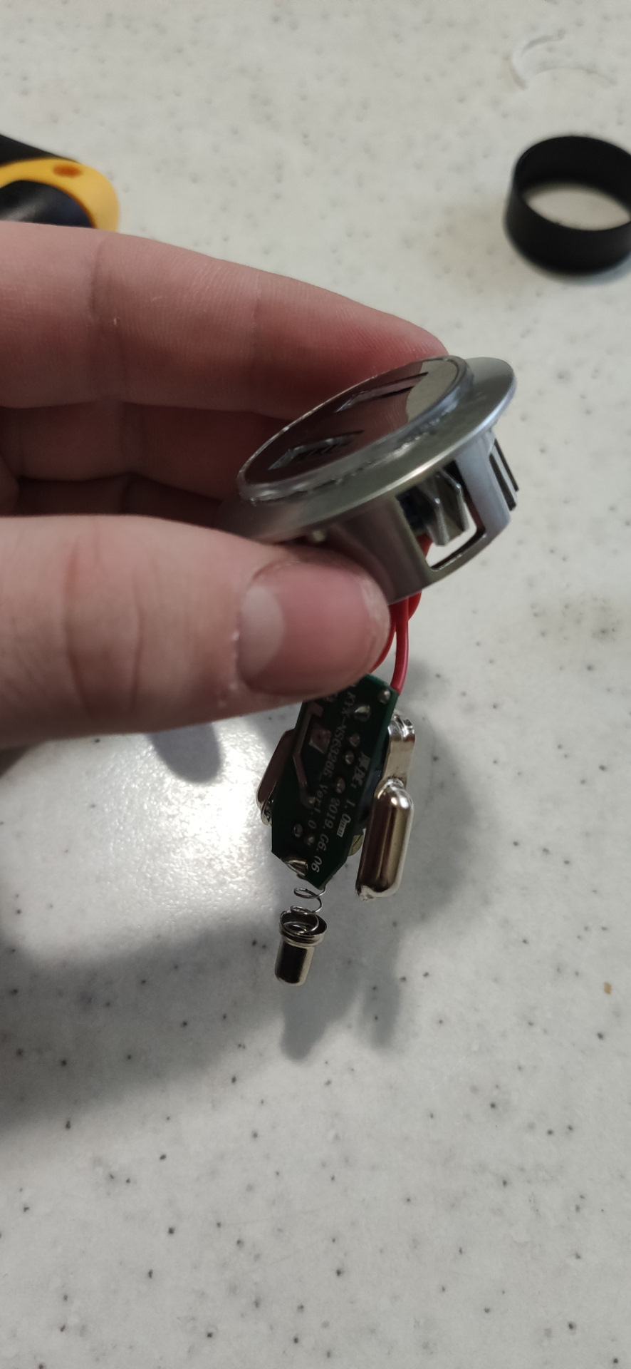 USB вместо прикуривателя — Ford Focus II Hatchback, 1,8 л, 2009 года ...