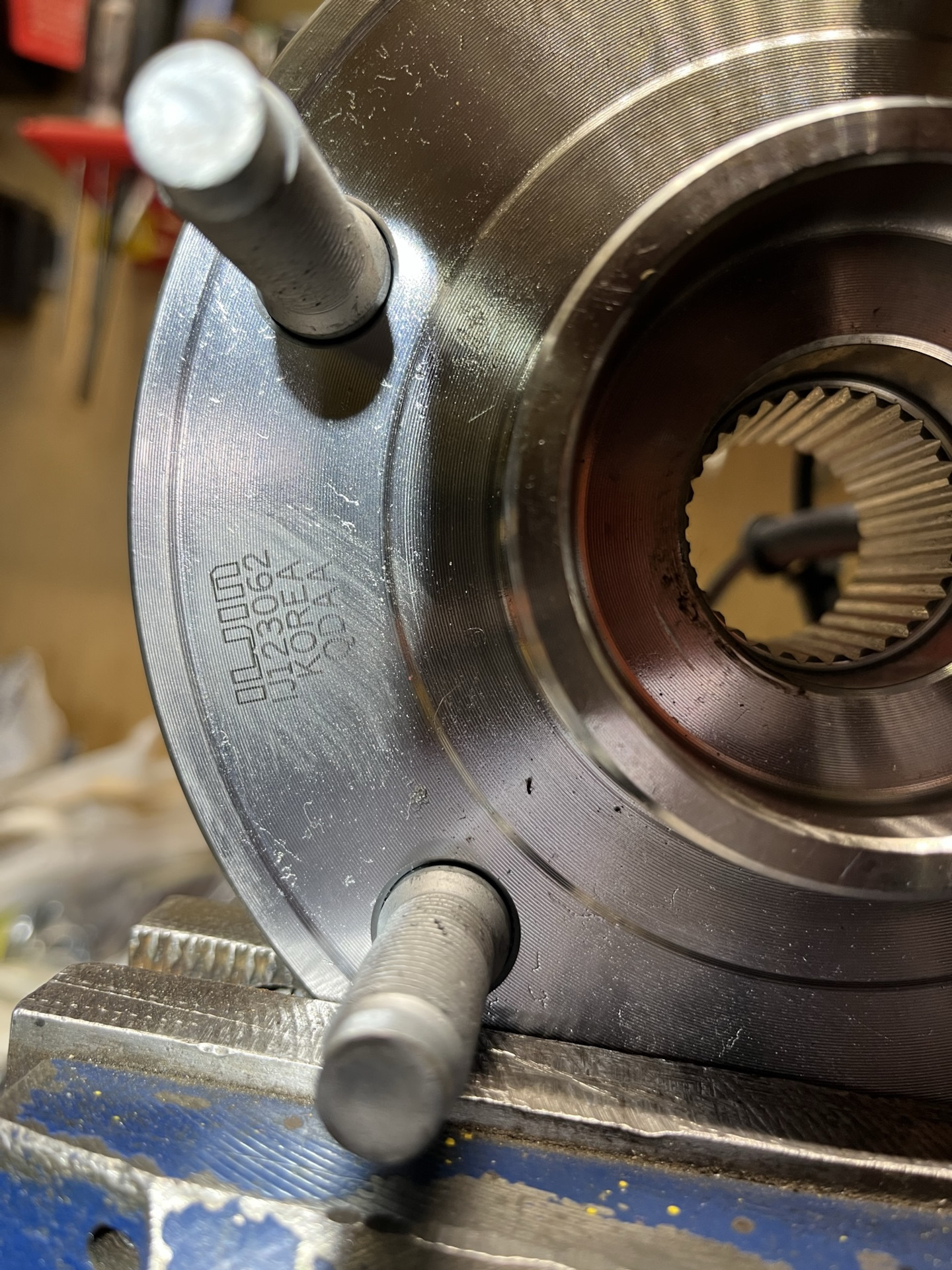 Симптомы выхода из строя ступицы. Замена ступицы. Замена шаровых опор ...