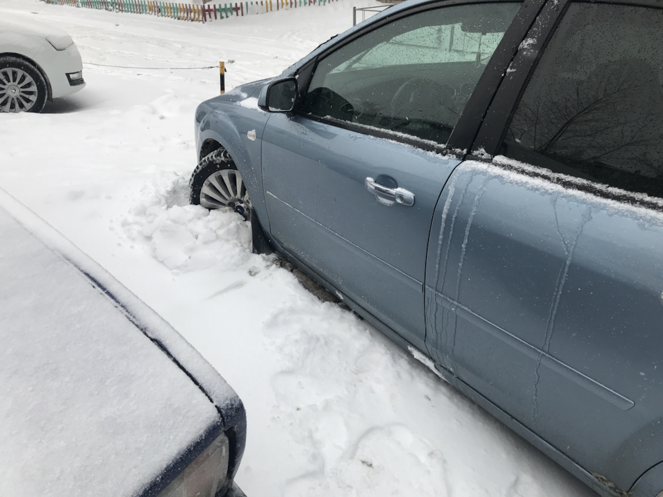 Оригинальные брызговики — Ford Focus Sedan II, 1,6 л, 2008 года ...