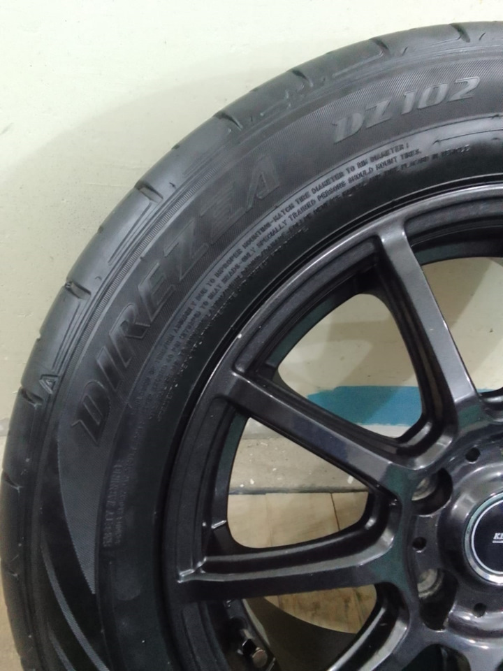 Шины летние Dunlop 195/60 R15, литые диски Adenak 6Jx15 ET43 5x114,3 на ...