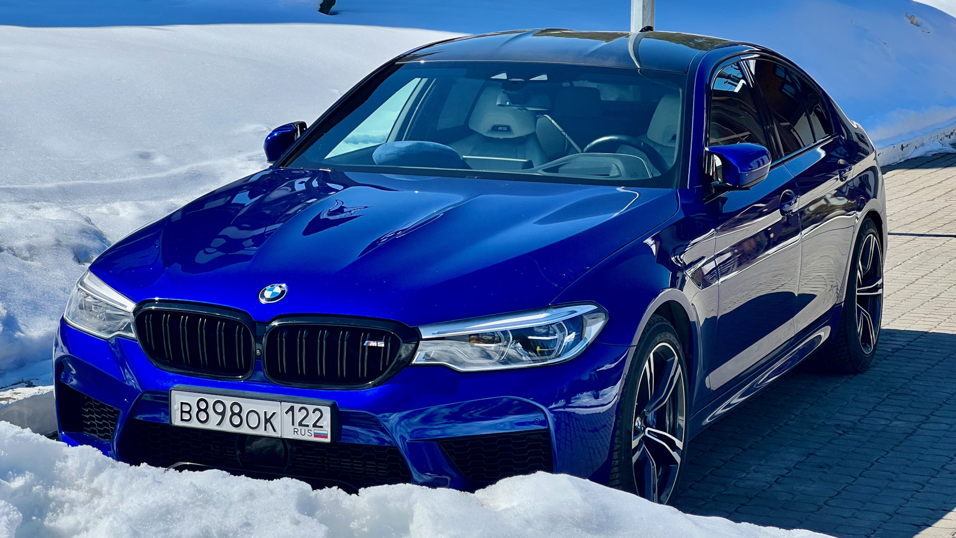 Bmw M5 F90 4 4 бензиновый 2019 Синяя на белом на Drive2