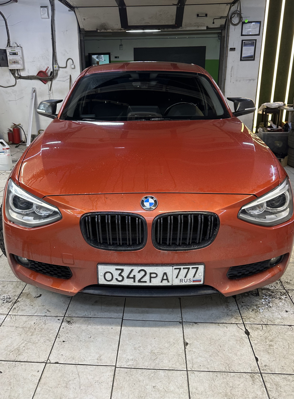 Запотевание фары — BMW 1 series (F20), 1,6 л., 2012 года | визит на ...