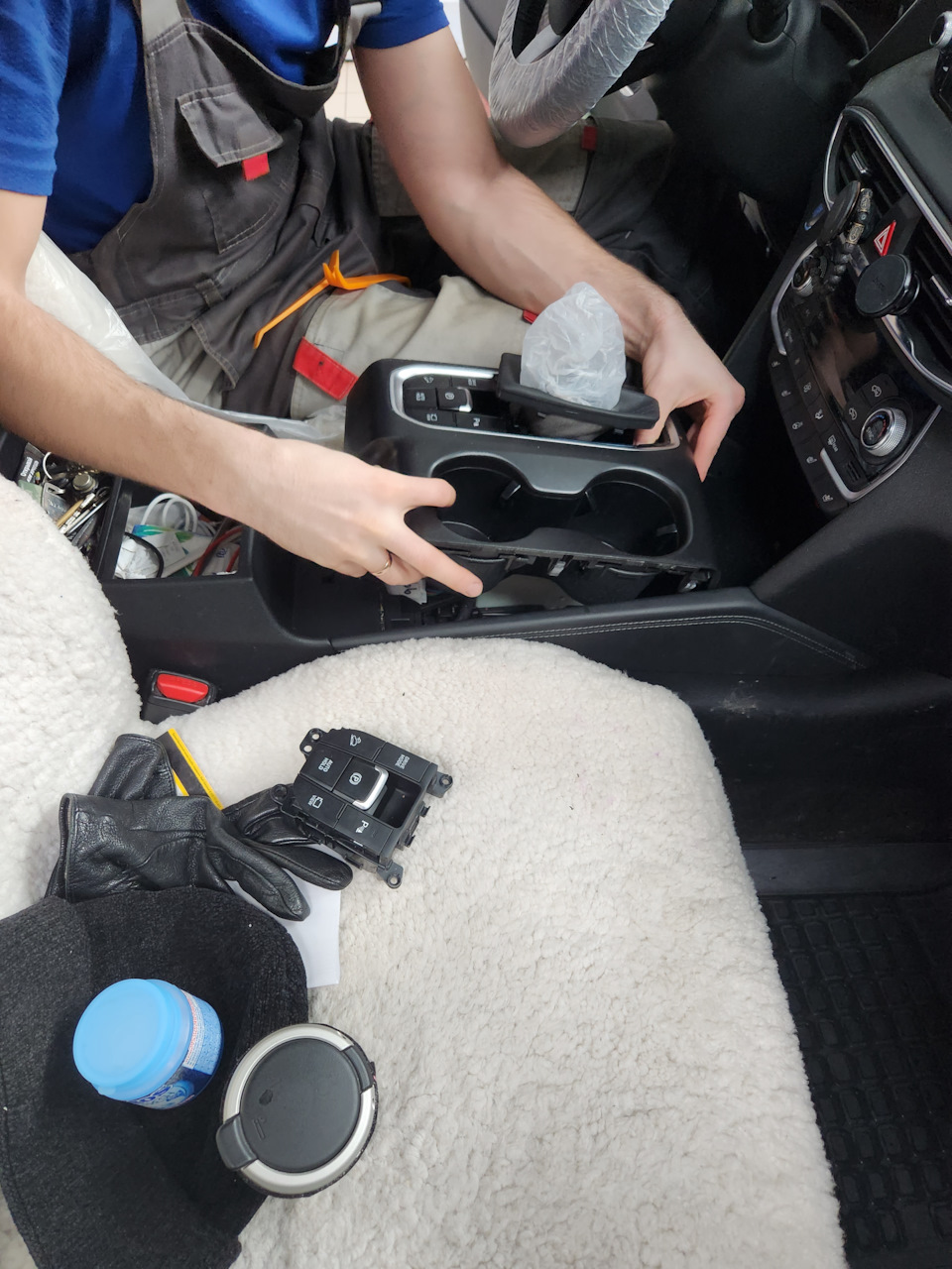 Замена блока кнопок. — Hyundai Santa Fe (4G), 2,4 л, 2019 года | визит ...