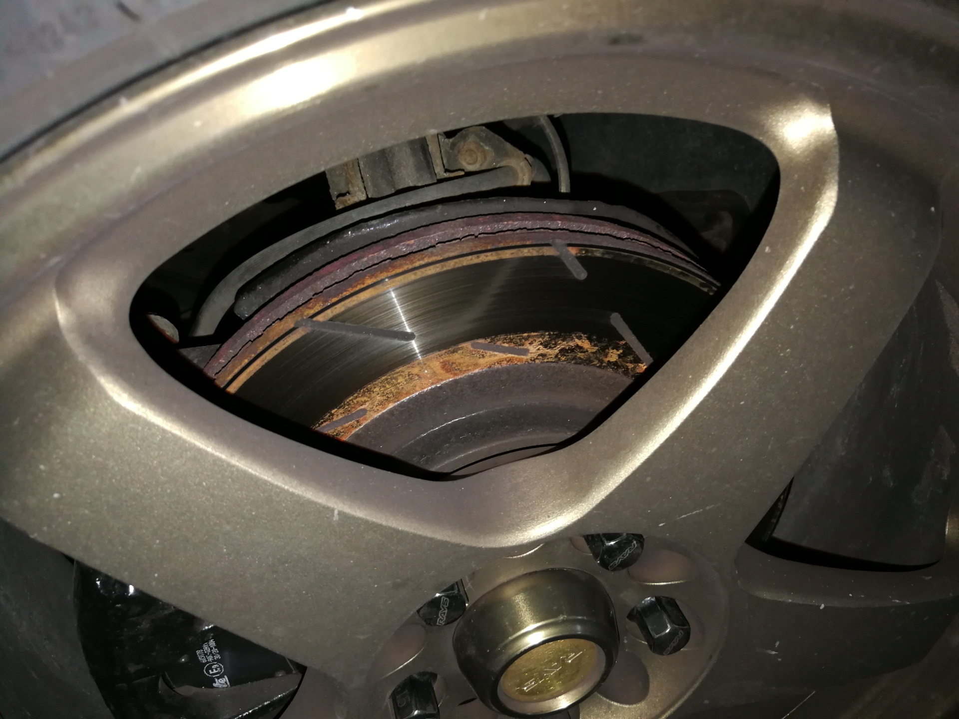 Колодки полностью не прилегают. — Honda Element, 2,4 л, 2005 года ...