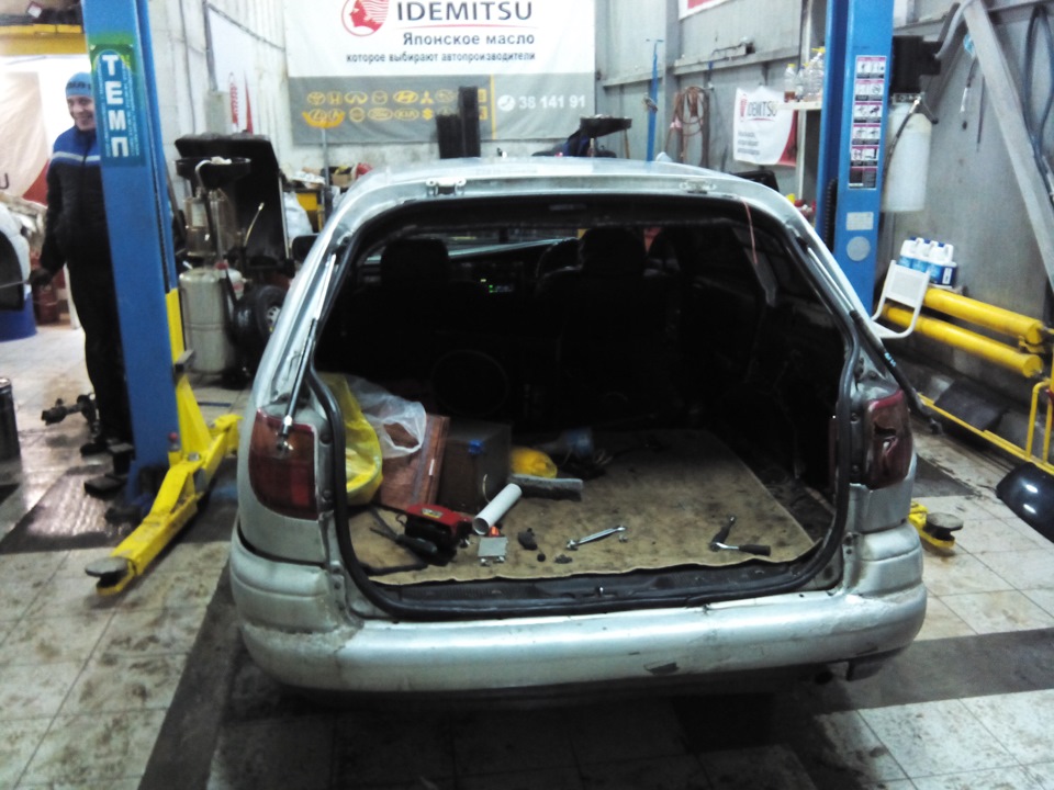 замена крышки багажника toyota corona замена крышки багажника toyota corona