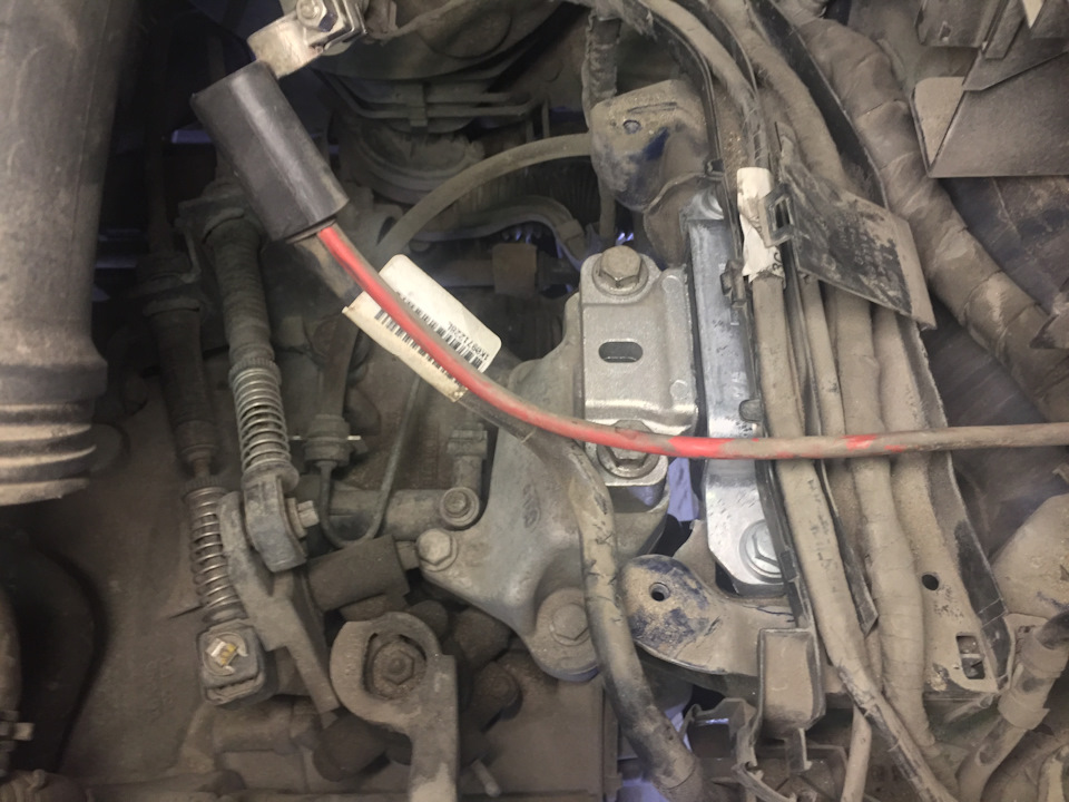 стоит на своем месте — Volkswagen Passat B6