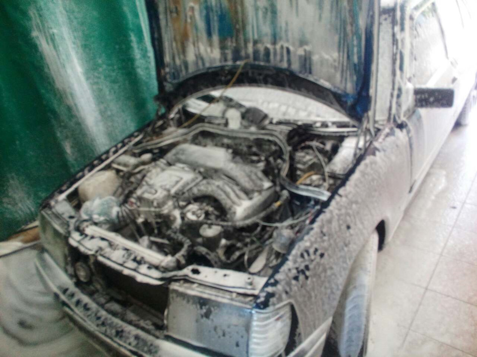 Обмыли обновку под капотом😆 — Mercedes-Benz E-class (W124), 2,5 л, 1986 ...