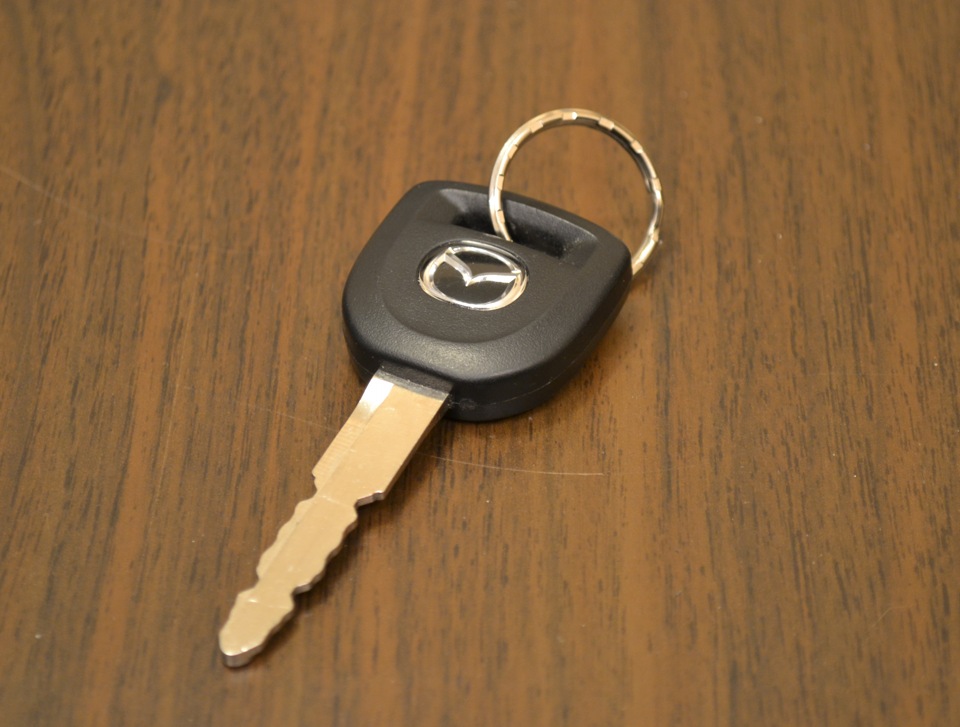 Ключи мазда 3 бк. Mazda 3 BL ключ. Мазда 3 BL ключ зажигания. Мазда 3 БК ключ зажигания. Mazda 3 2005 ключ.