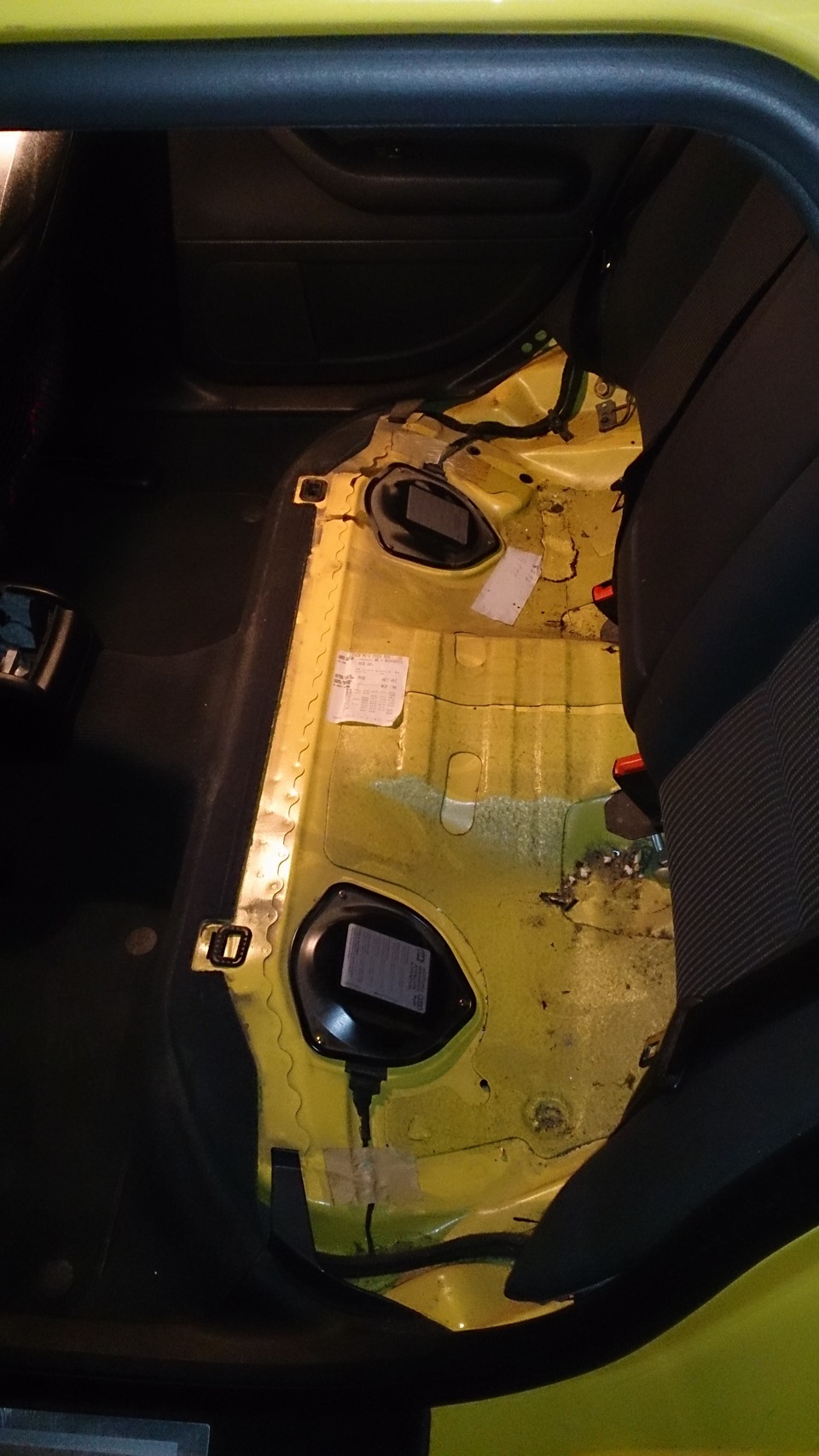 Установка креплений isofix в автомобиль. Смотреть фото Установка креплений isofix в автомобиль. Смотреть картинку Установка креплений isofix в автомобиль. Картинка про Установка креплений isofix в автомобиль. Фото Установка креплений isofix в автомобиль